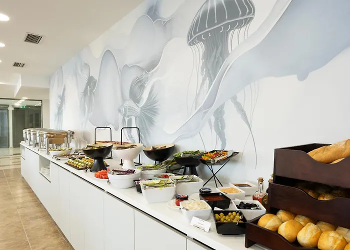 מלון Antea - By The Sea