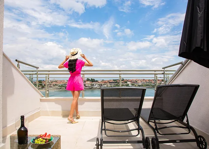 מלון Antea - By The Sea 4*