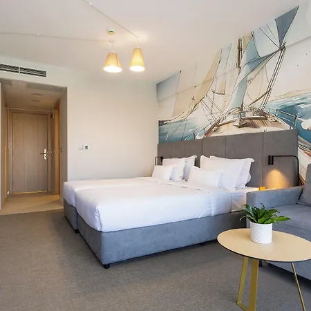 Hotel Antea - By The Sea